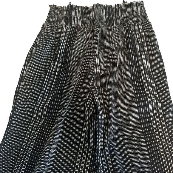 Women’s Trixxi BLACK & WHITE Smocked Waist Wide Leg Pants Size S NWT - Picture 7 of 7